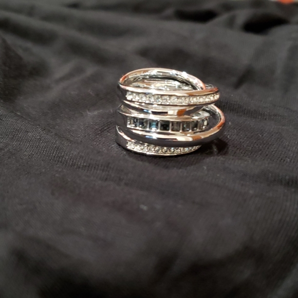 Ring - Picture 4 of 4
